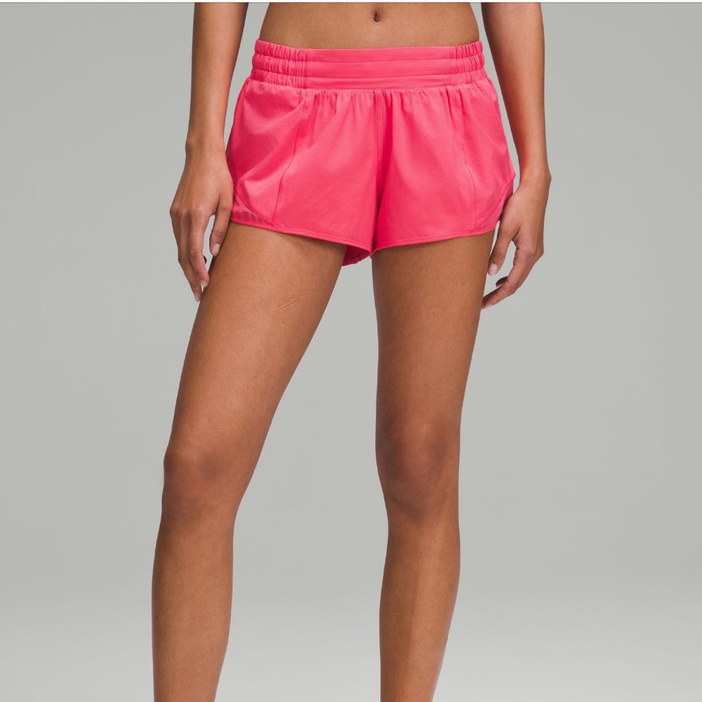 lululemon hotty hot 2.5 shorts